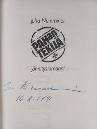 Pahan tekijä : jännitysromaani (signeerattu)