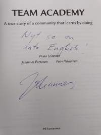 Team academy : a true story of a community that learns by doing (signeerattu, tekijän omiste)