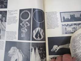 Omin Käsin 1971 nr 3, Hankkisinko neulekoneen, Sisustusideoita, Neuleita, Tilkkujuttu, Rullaverho, Leena Tulokas, Punainen sohva, Koululaukut, ym.