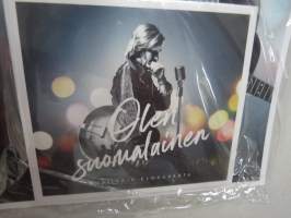 Olen suomalainen - musiikkia elokuvasta (Kari Tapio) -CD-levy ja esittely avaamattomassa pakkauksessa