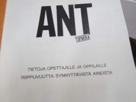 ANT Tupakka - SOK Koulupalvelu oppivälinesarja tupakoinnin vastaiseen kampanjaan 1973 -erikoiset havaintovälineet ja selostukset mm. hyönteisten  lamauttamisesta...
