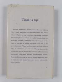 Tässä ja nyt (signeerattu)