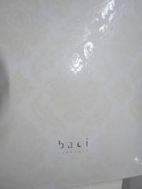 Baci Lingerie -naisten alusasujen luksusvalmistajan massiivinen 480-sivuinen kuvasto + erillinen &quot;overview&quot; katalogi, molemmat täydelliset levyineen