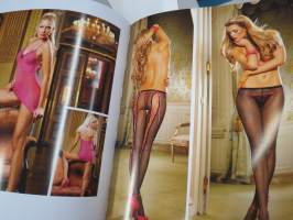 Baci Lingerie -naisten alusasujen luksusvalmistajan massiivinen 480-sivuinen kuvasto + erillinen &quot;overview&quot; katalogi, molemmat täydelliset levyineen