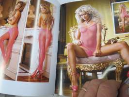 Baci Lingerie -naisten alusasujen luksusvalmistajan massiivinen 480-sivuinen kuvasto + erillinen &quot;overview&quot; katalogi, molemmat täydelliset levyineen