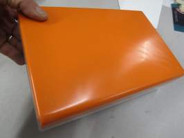 Agfamatic 108 Sensor (Colorstar Parator) -kasettikamera alkuperäisessä pakkauksessaan, mukana käyttöohjeet