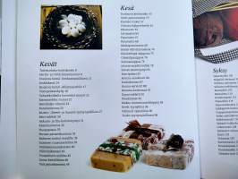Nostalgisen ihanat askartelut