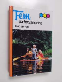 Fem på fotvandring