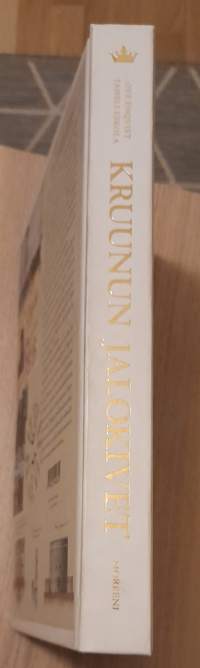 Kruunun jalokivet : Vallisaari ja Kuninkaansaari [ Helsinki ]