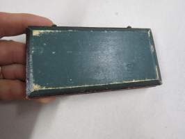 Punnuksia - grammat, wanha, 1800-luvun lopun rasia, jossa grammoja tai gramman osia