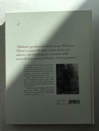 Puolivilli puutarha