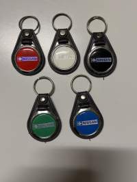 Nissan avaimenperät 7€ kpl.  (Retroo)