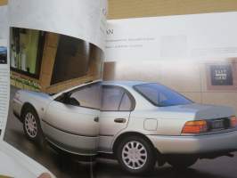 Toyota Corolla 1994 -myyntiesite + erillinen &quot;Tekniset tiedot&quot; -esite