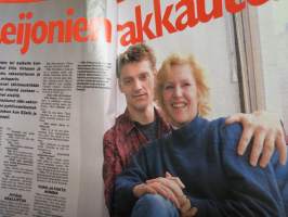 Hymy 1983 nr 19, Alamaailman kosto Reijo Hammarille - häät Sörkassa - 3 miestä raiskasi vaimon, Bror Wahlroos - viinaa ja naisia,Ville Virtanen &amp; Eija Vilpas...