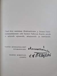 Suomen Valkoinen kaarti : lyhyt esitys Suomen kaartin (Henkivartioväen 3. Suomen Tarkk&#039;ampujapataljoonan) ja Suomen Valkoisen kaartin historiasta (suojakotelossa)