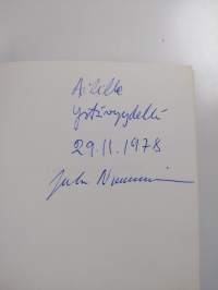 En päivääkään vaihtaisi pois (signeerattu, tekijän omiste)