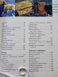 Koko perheen lahjakirja - yli 200 ideaa valmistusohjeineen