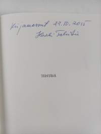 Tehtävä : juhlakirja Heikki Talvitien täyttäessä 75 vuotta 5.9.2014 (signeerattu)