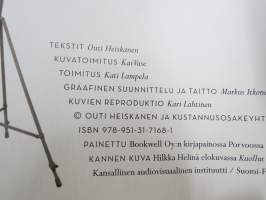 Suomalaisten filmitähtien kulta-aika, numeroitu 0664 / 1550, samettikannet, akuperäisessä kotelossaan
