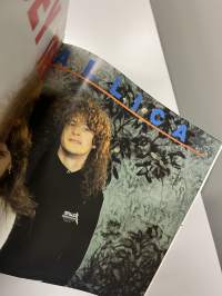 Maailman upein Hevi ja Glam-albumi Mega Star 1987. Sisältää 14 mahtavaa megajulistetta.