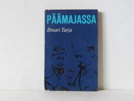 Päämajassa - Kolminäytöksinen näytelmä