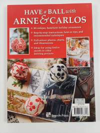 55 Christmas balls to knit : colourful festive ornaments, tree decorations, centrepieces, wreaths, window decorations - Fifty-five Christmas balls.