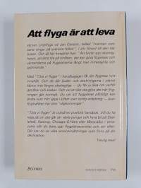 Titta, vi flyger! : flygresenärens fullständiga guide till all världens flygplan och flygplatser