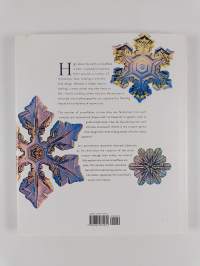 The snowflake : winter&#039;s secret beauty