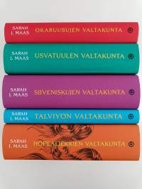 Valtakunta - sarja ; Okaruusujen valtakunta ; Usvatuulen valtakunta ; Siiveniskujen valtakunta ; Talviyön valtakunta ; Hopealiekkien valtakunta