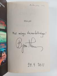 Den grå : [en Sten Wall-deckare] (signeerattu)