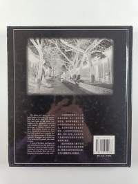 Jing cheng hu tong liu zhen Life in hutongs : Through intricate alleyways in Beijing