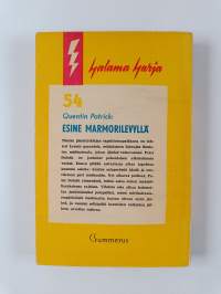 Esine marmorilevyllä