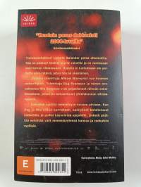 Tyttö joka leikki tulella