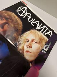Suosikki 1996 no. 12. Sisältää julisteen.