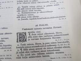 Perheraamattu (Perhe-Raamattu), kuvittanut Gustave Doré (208 kpl kuvituksia), painettu 1951, omiste- ja perhenimi -merkinnät