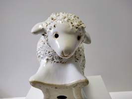 keraaminen lammas figuuri Australian Pottery