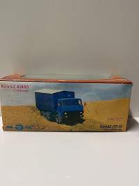 Neuvostoajan metalliauto 1/43 mitoissa. Edelleen alkuperäispakkauksessa.