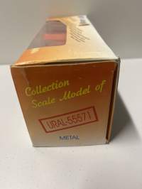 Neuvostoajan metalliauto 1/43 mitoissa. Edelleen alkuperäispakkauksessa.