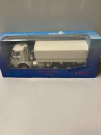 Neuvostoajan metalliauto 1/43 mitoissa. Edelleen alkuperäispakkauksessa.
