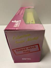 Neuvostoajan metalliauto 1/43 mitoissa. Edelleen alkuperäispakkauksessa.