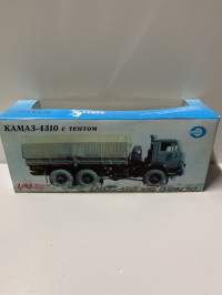 Neuvostoajan metalliauto 1/43 mitoissa. Edelleen alkuperäispakkauksessa.