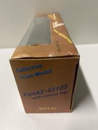 Neuvostoajan metalliauto 1/43 mitoissa. Edelleen alkuperäispakkauksessa.
