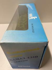 Neuvostoajan metalliauto 1/43 mitoissa. Edelleen alkuperäispakkauksessa.