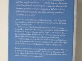 Kengät kuin Tuhkimolla - Nuoren tytön elämää 1930- ja 1940-lukujen Helsingissä