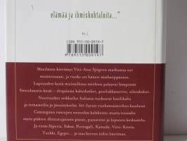 Mustaa kahvia, keksinmuruja