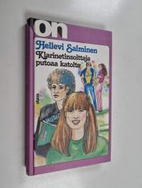 Klarinetinsoittaja putoaa katolta