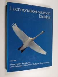 Luonnonvalokuvauksen käsikirja