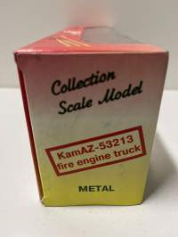 Neuvostoajan metalliauto 1/43 mitoissa. Edelleen alkuperäispakkauksessa.