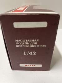 Neuvostoajan metalliauto 1/43 mitoissa. Edelleen alkuperäispakkauksessa.