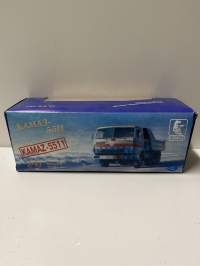 Neuvostoajan metalliauto 1/43 mitoissa. Edelleen alkuperäispakkauksessa.